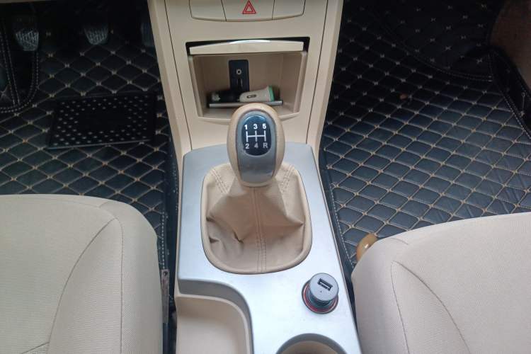 Used Roewe 350 2013 350S 1.5L Manual Xunchi Edition Gear Lever