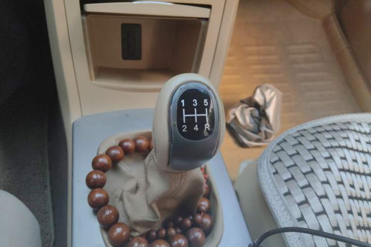 Used Roewe 350 2013 350S 1.5L Manual Xunchi Edition Gear Lever