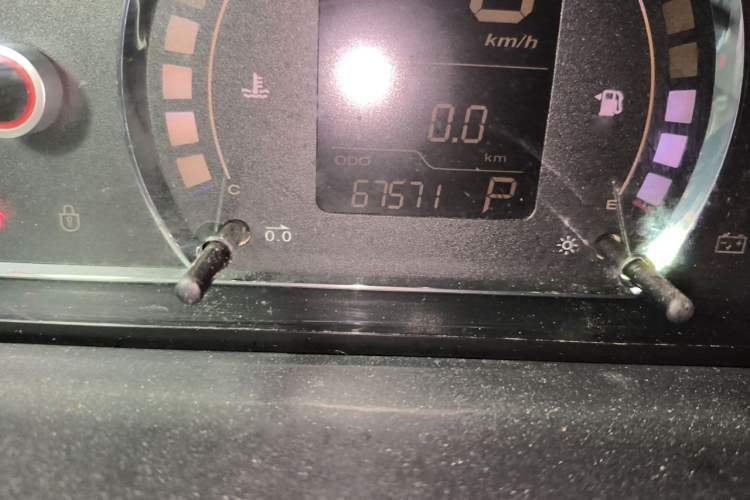 Used Roewe 350 2013 350S 1.5L Automatic Xunda Edition Odometer Close Up