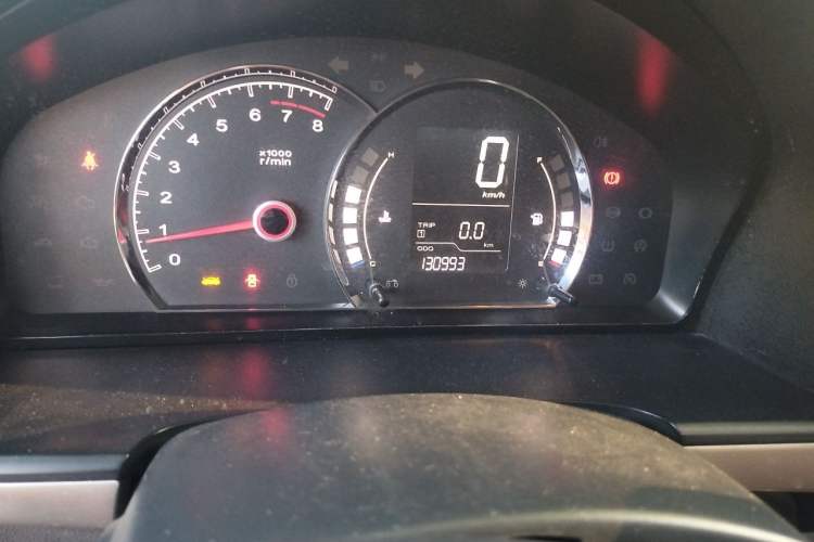 Used Roewe 350 2013 350S 1.5L Manual Xunchi Edition Odometer Close Up
