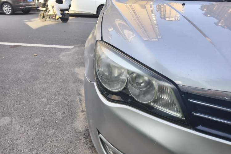 Used Roewe 350 2013 350C 1.5L Automatic Xunyue Edition Right Front Headlight