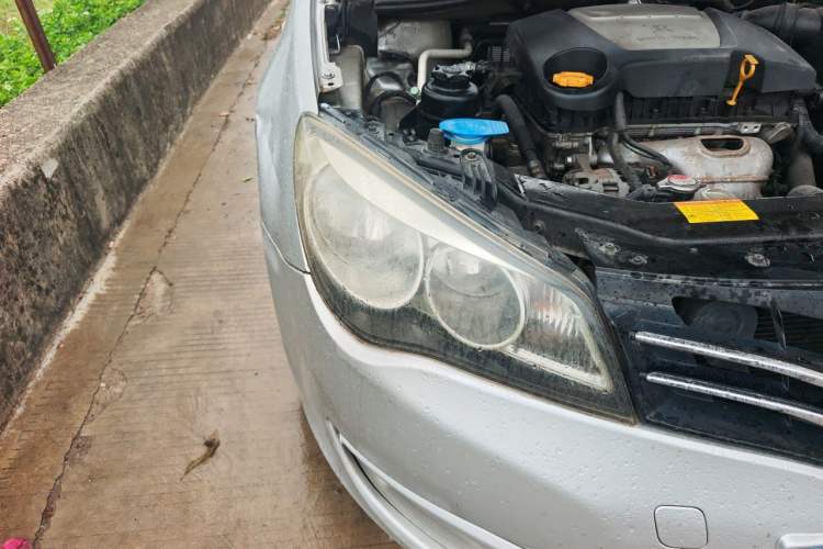 Used Roewe 350 2013 350S 1.5L Automatic Xunda Edition Right Front Headlight