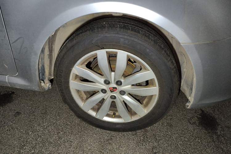 Used Roewe 350 2013 350S 1.5L Automatic Xunda Edition Right Front Wheel Hub