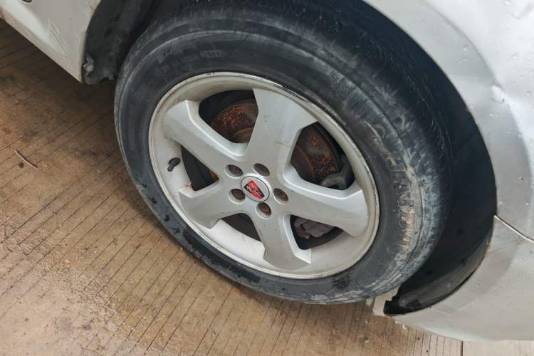 Used Roewe 350 2013 350S 1.5L Automatic Xunda Edition Right Front Wheel Hub