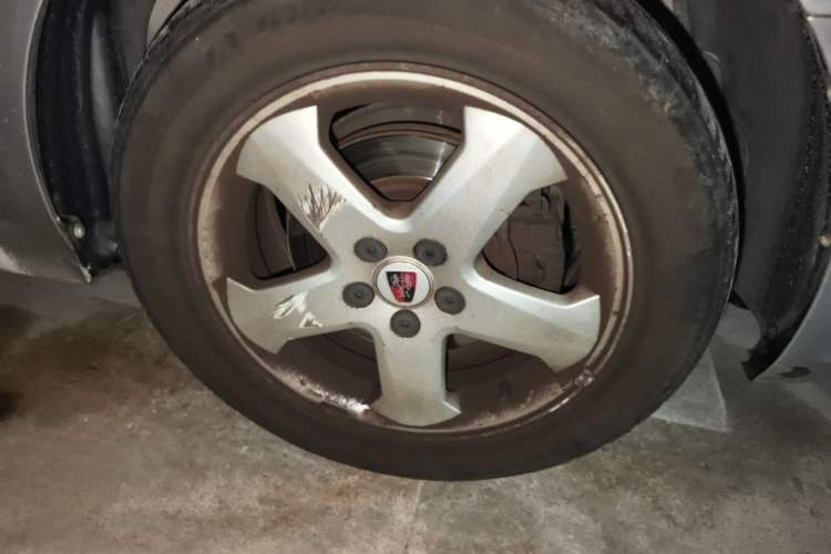 Used Roewe 350 2013 350C 1.5L Automatic Xunyue Edition Right Front Wheel Hub