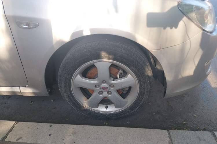 Used Roewe 350 2013 350S 1.5L Manual Xunchi Edition Right Front Wheel Hub
