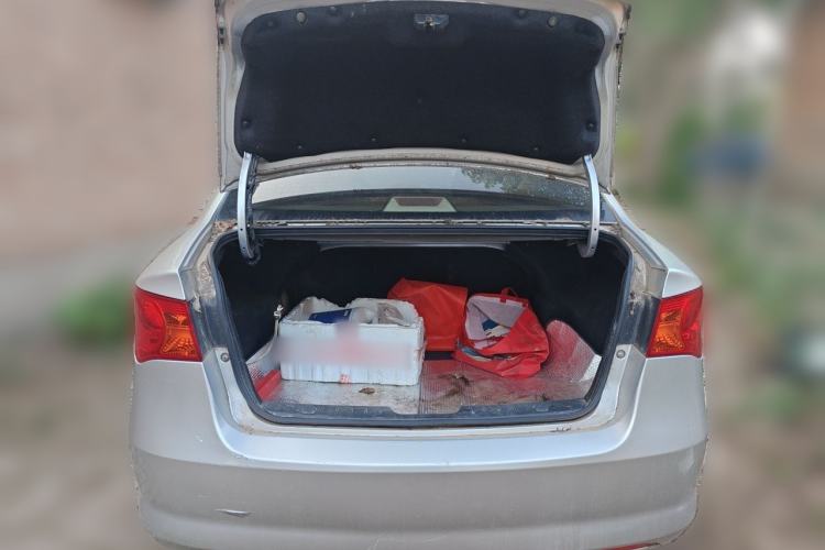 Used Roewe 350 2013 350S 1.5L Automatic Xunda Edition Trunk