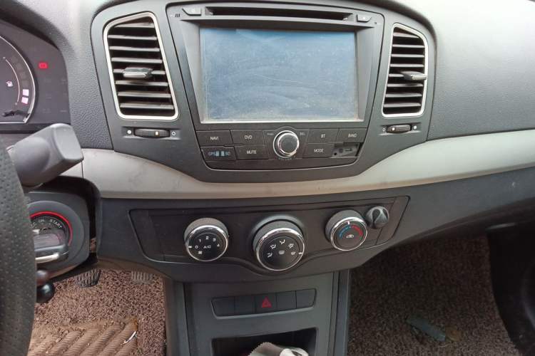 Used Roewe 350 2013 350S 1.5L Manual Xunchi Edition Audio And AC Panel