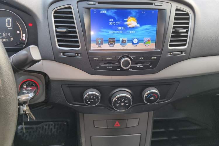 Used Roewe 350 2013 350S 1.5L Automatic Xunda Edition Audio And AC Panel