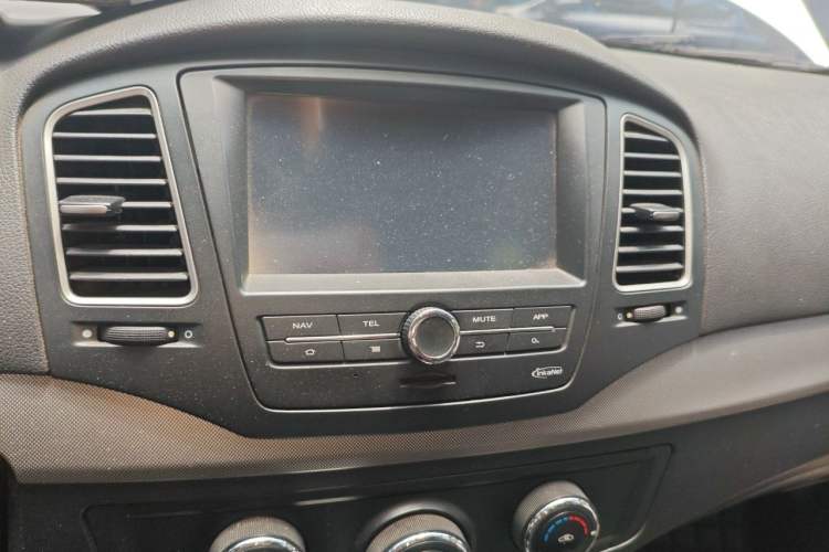 Used Roewe 350 2013 350C 1.5L Automatic Xunyue Edition Audio And AC Panel