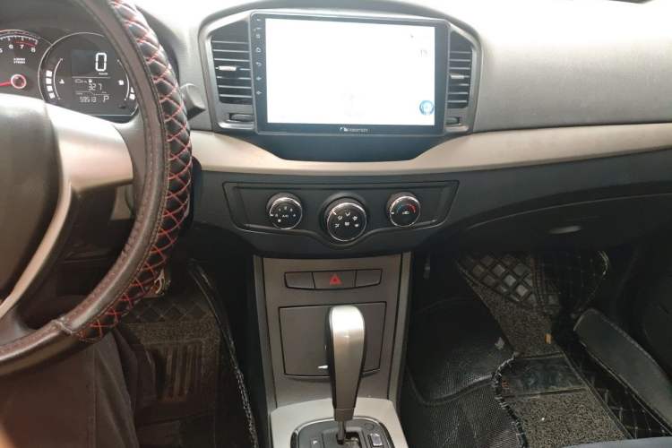 Used Roewe 350 2013 350S 1.5L Automatic Xunda Edition Audio And AC Panel