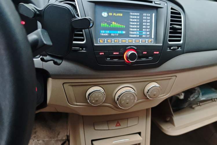 Used Roewe 350 2013 350S 1.5L Manual Xunchi Edition Audio And AC Panel