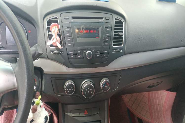 Used Roewe 350 2013 350S 1.5L Automatic Xunda Edition Audio And AC Panel