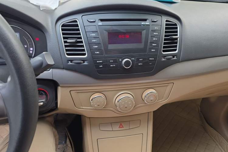 Used Roewe 350 2013 350S 1.5L Manual Xunchi Edition Audio And AC Panel