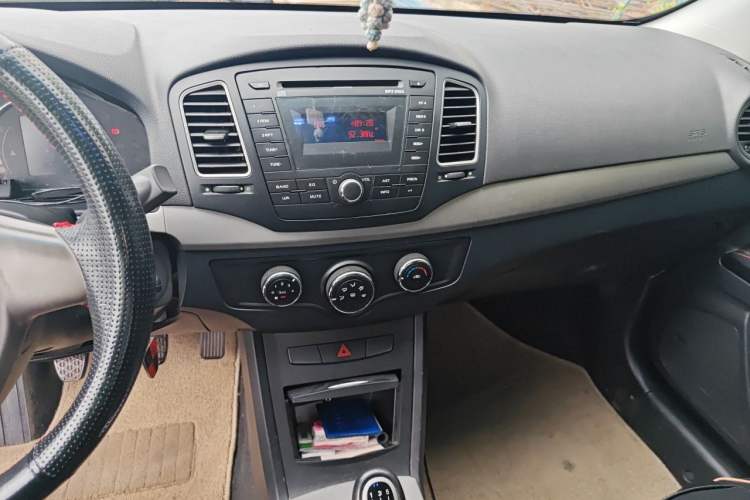 Used Roewe 350 2013 350S 1.5L Manual Xunchi Edition Audio And AC Panel
