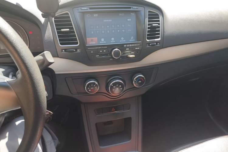 Used Roewe 350 2013 350S 1.5L Manual Xunchi Edition Audio And AC Panel
