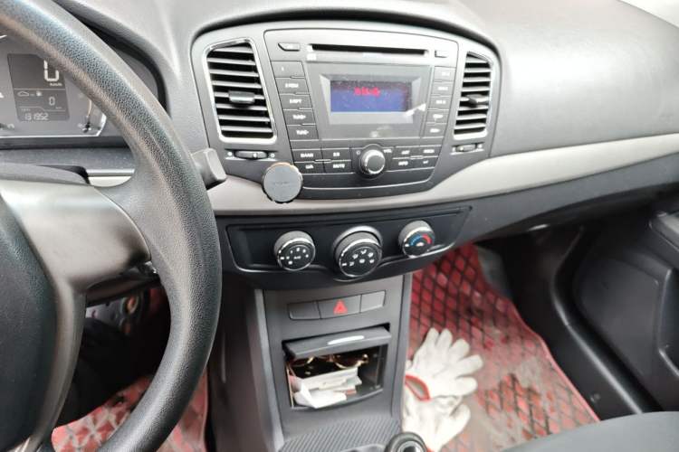 Used Roewe 350 2013 350S 1.5L Manual Xunchi Edition Audio And AC Panel