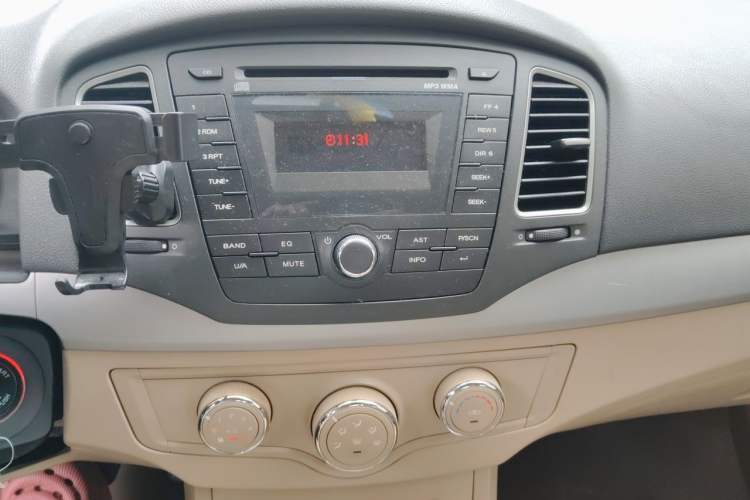 Used Roewe 350 2013 350S 1.5L Automatic Xunda Edition Audio And AC Panel