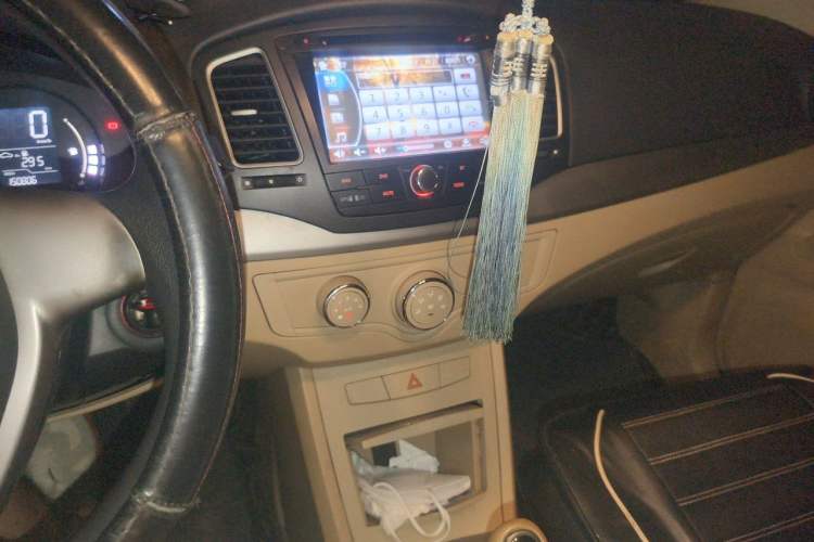 Used Roewe 350 2013 350S 1.5L Manual Xunchi Edition Audio And AC Panel