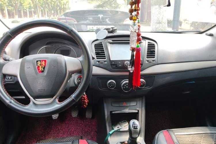 Used Roewe 350 2013 350S 1.5L Manual Xunchi Edition Center Console