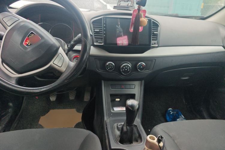 Used Roewe 350 2013 350S 1.5L Manual Xunchi Edition Center Console