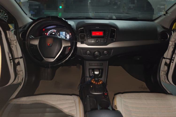 Used Roewe 350 2013 350S 1.5L Automatic Xunda Edition Center Console