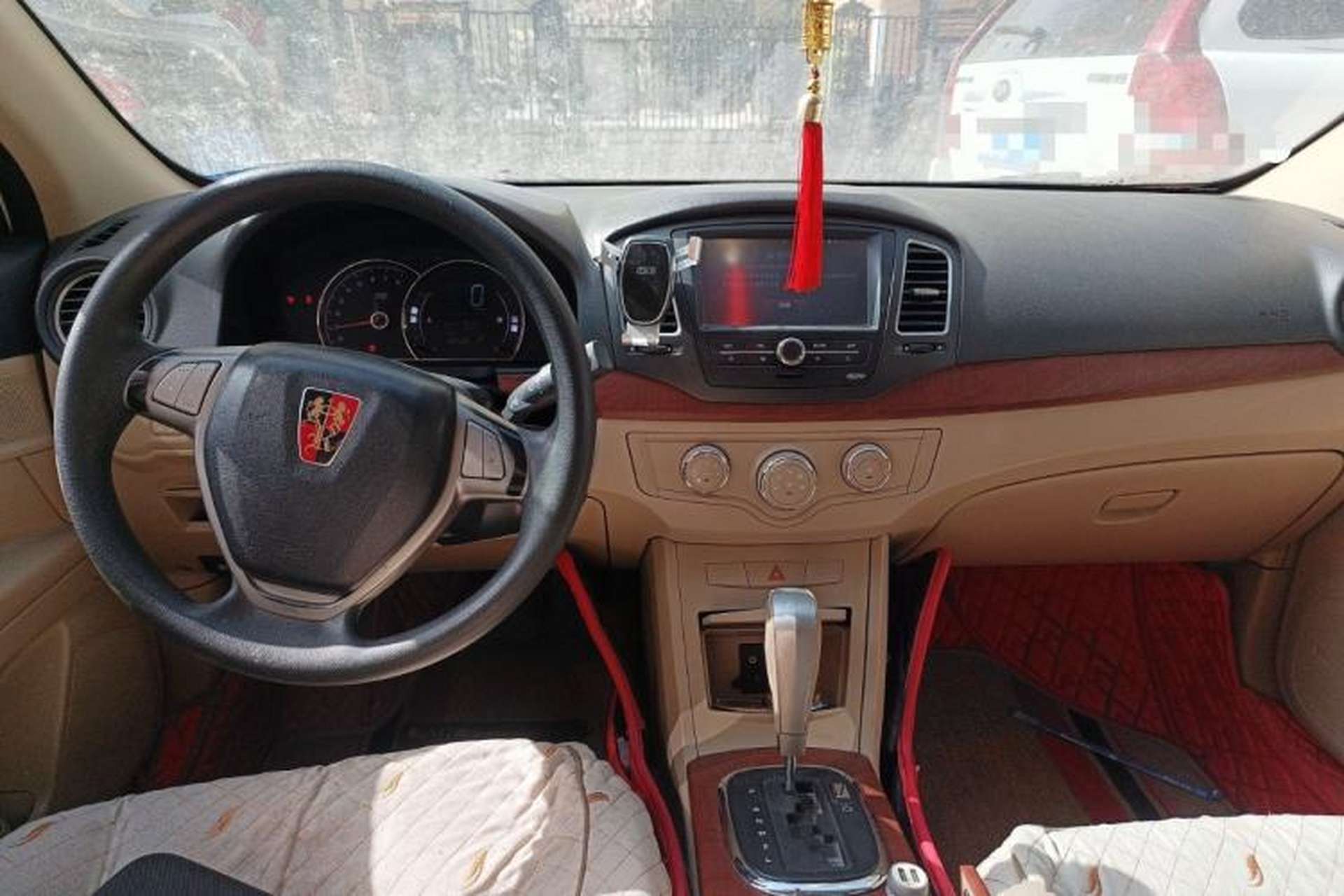 Used Roewe 350 2013 350C 1.5L Automatic Xunyue Edition Center Console