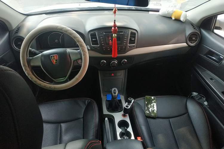Used Roewe 350 2013 350S 1.5L Manual Xunchi Edition Center Console