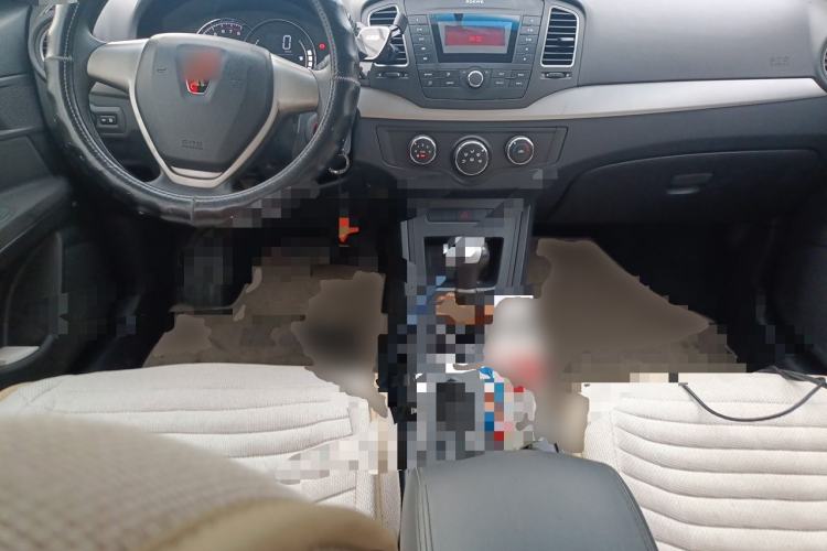 Used Roewe 350 2013 350S 1.5L Automatic Xunda Edition Center Console