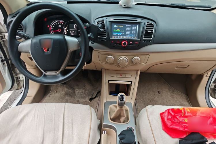 Used Roewe 350 2013 350S 1.5L Manual Xunchi Edition Center Console