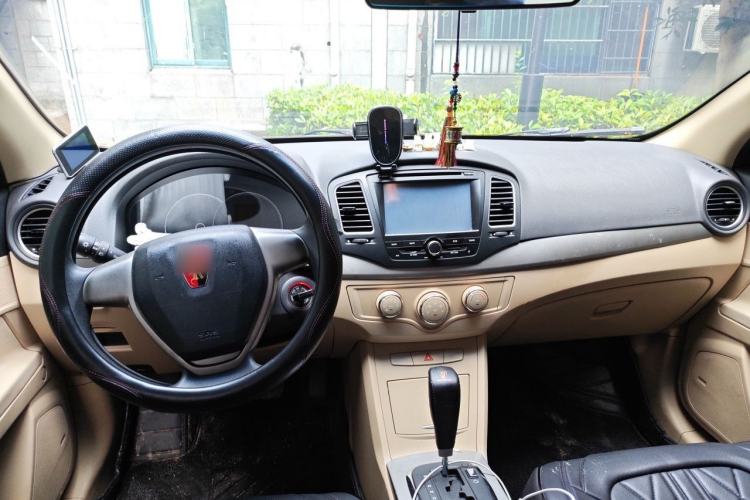 Used Roewe 350 2013 350S 1.5L Automatic Xunda Edition Center Console
