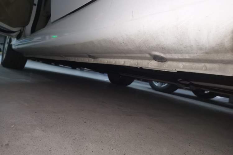 Used Roewe 350 2013 350C 1.5L Automatic Xunyue Edition Chassis Rear Left