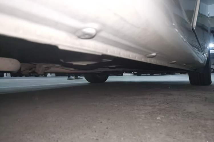 Used Roewe 350 2013 350C 1.5L Automatic Xunyue Edition Chassis Rear Right