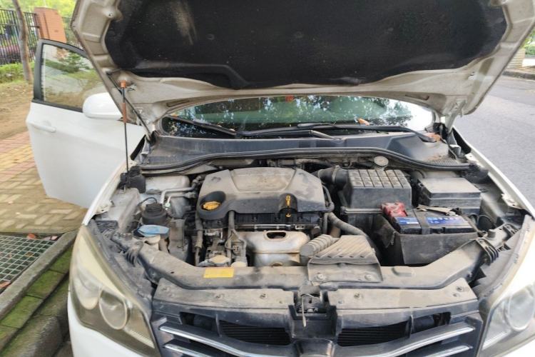 Used Roewe 350 2013 350S 1.5L Automatic Xunda Edition Engine Bay