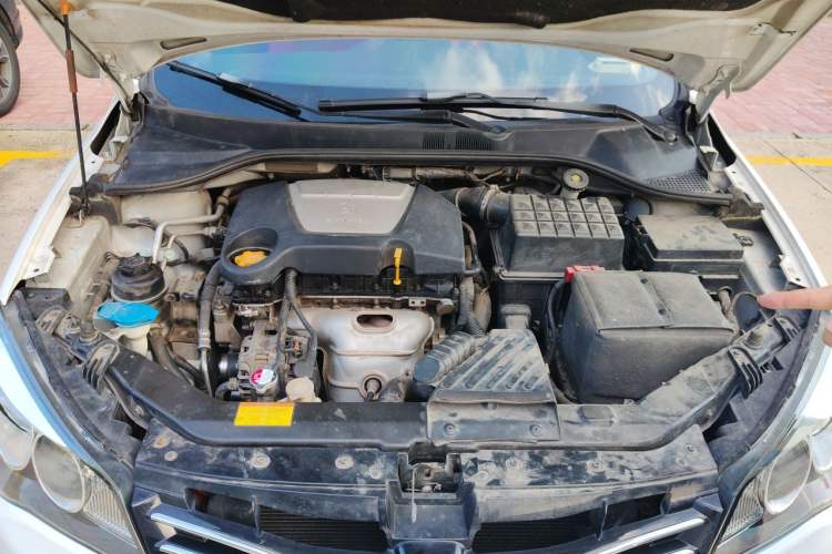 Used Roewe 350 2013 350S 1.5L Automatic Xunda Edition Engine Bay