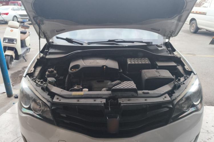 Used Roewe 350 2013 350C 1.5L Manual Swift Edition Engine Bay