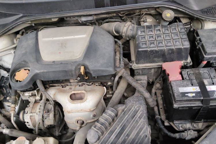 Used Roewe 350 2013 350S 1.5L Automatic Xunda Edition Engine Bay
