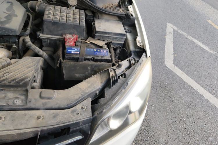 Used Roewe 350 2013 350S 1.5L Automatic Xunda Edition Engine Bay Left