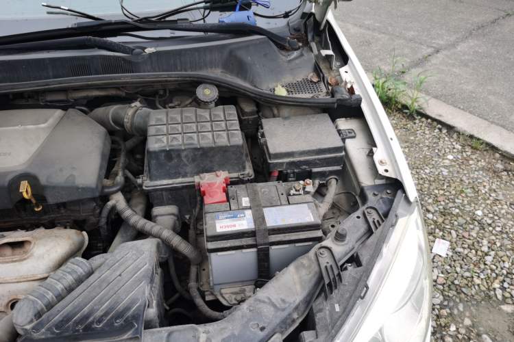 Used Roewe 350 2013 350C 1.5L Automatic Xunyue Edition Engine Bay Left