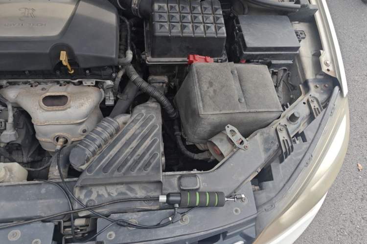 Used Roewe 350 2013 350S 1.5L Automatic Xunda Edition Engine Bay Left
