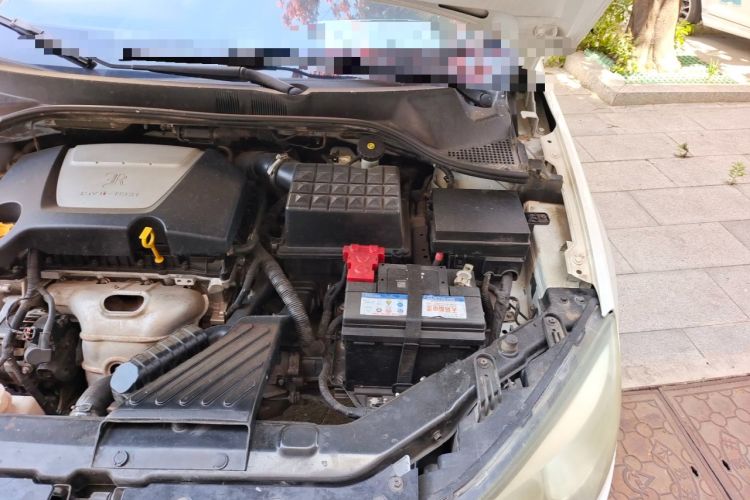 Used Roewe 350 2013 350S 1.5L Manual Xunchi Edition Engine Bay Left