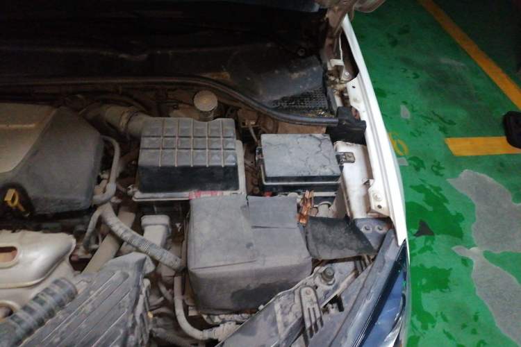 Used Roewe 350 2013 350S 1.5L Automatic Xunda Edition Engine Bay Left