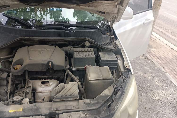 Used Roewe 350 2013 350S 1.5L Automatic Xunda Edition Engine Bay Left