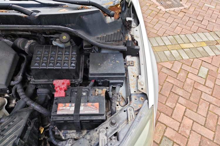Used Roewe 350 2013 350S 1.5L Automatic Xunda Edition Engine Bay Left