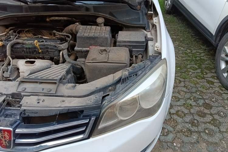 Used Roewe 350 2013 350S 1.5L Manual Xunchi Edition Engine Bay Left