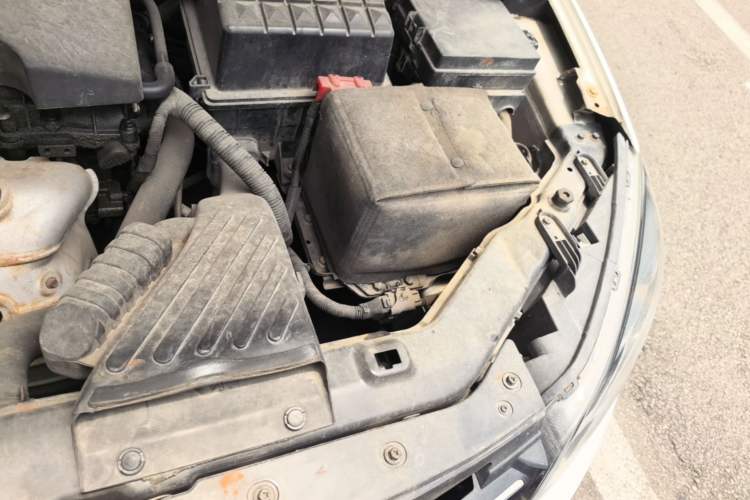 Used Roewe 350 2013 350S 1.5L Automatic Xunda Edition Engine Bay Left