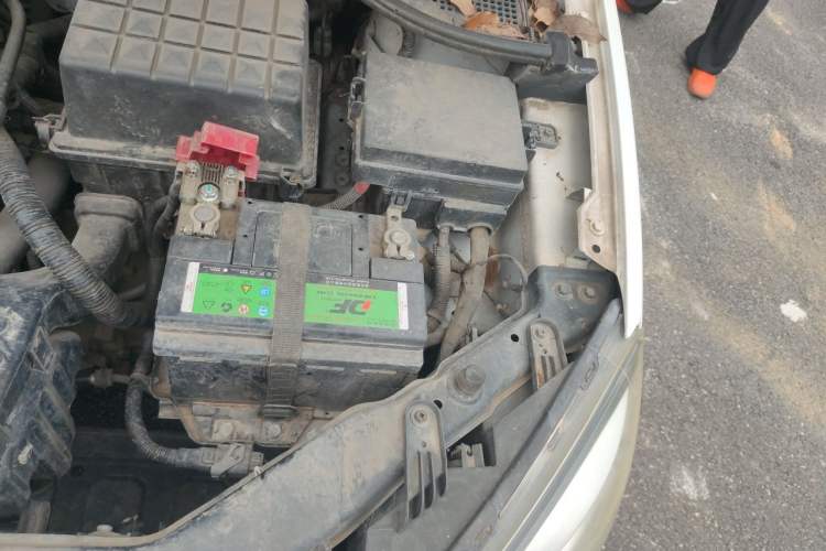 Used Roewe 350 2013 350S 1.5L Manual Xunchi Edition Engine Bay Left