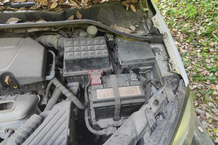 Used Roewe 350 2013 350S 1.5L Automatic Xunda Edition Engine Bay Left
