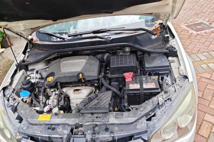 Used Roewe 350 2013 350S 1.5L Automatic Xunda Edition Engine Bay