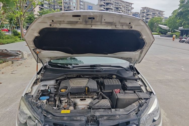 Used Roewe 350 2013 350S 1.5L Manual Xunchi Edition Engine Bay